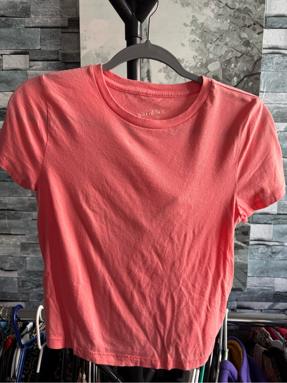 universal thread cropped tee